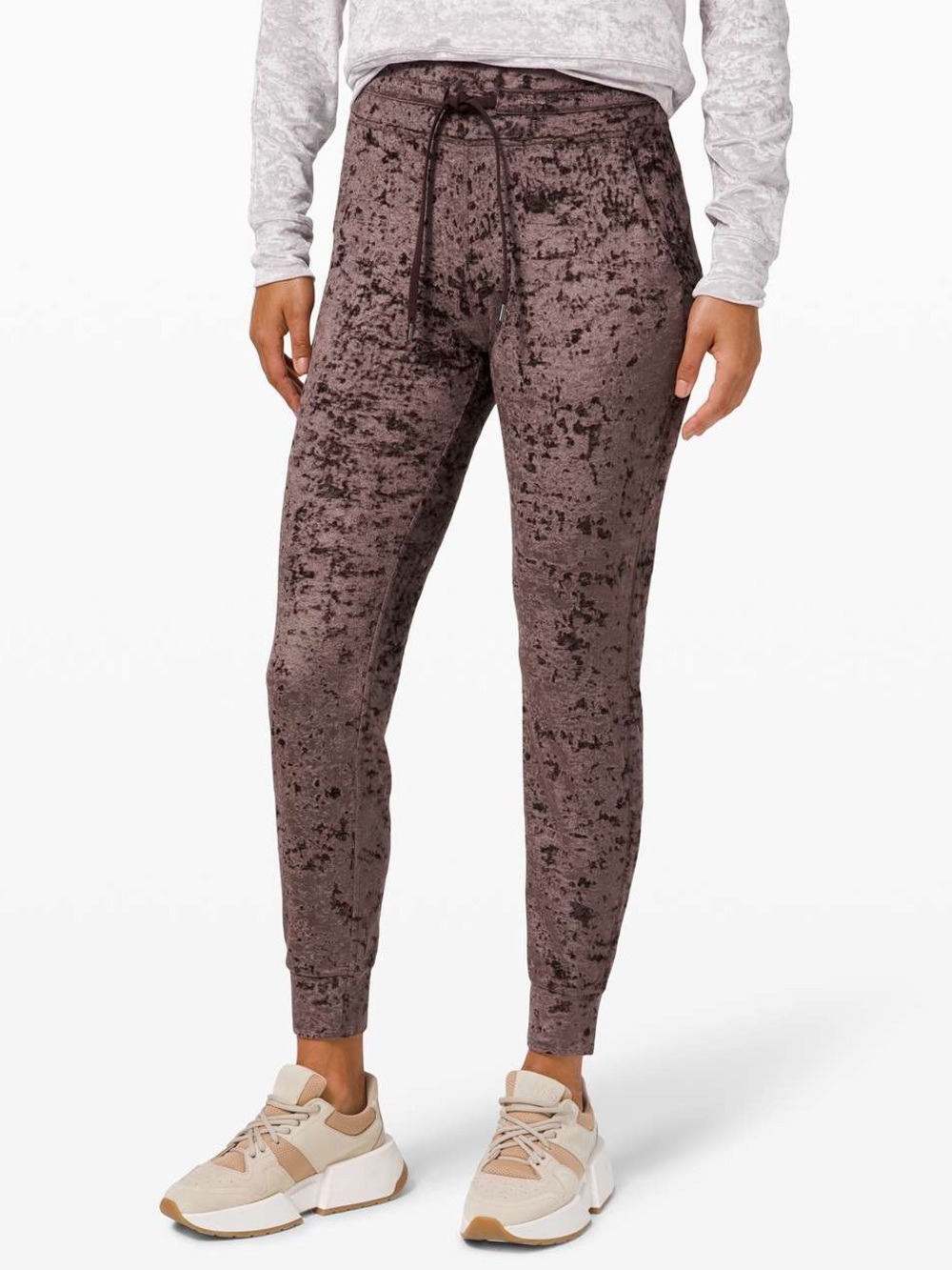 Like new! Lululemon Ready to Crush joggers- brown, Size 6